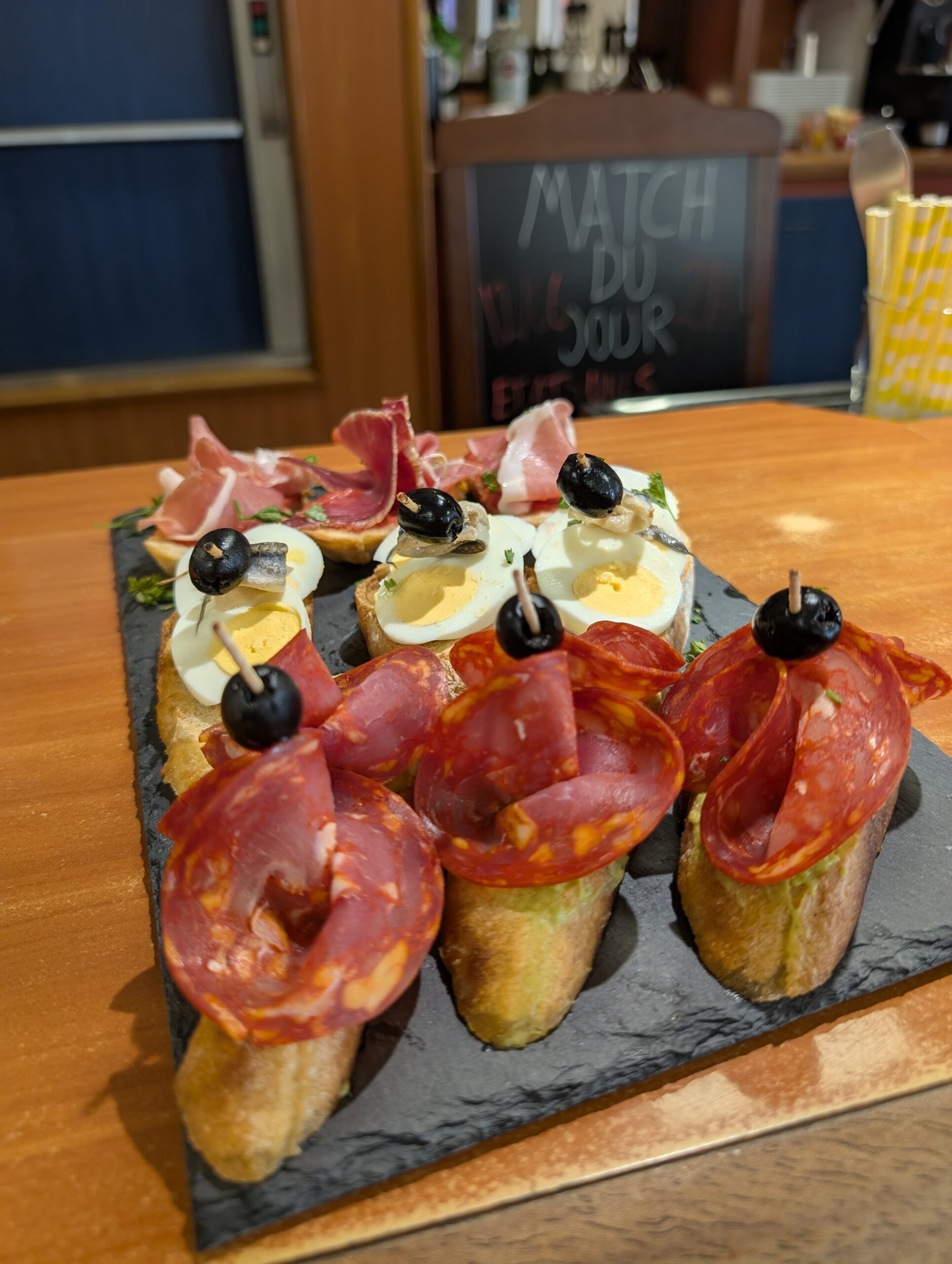 Tapas restaurant l'Arena service continu Toulouse Eurocentre Castelnau-d'Estrétefonds