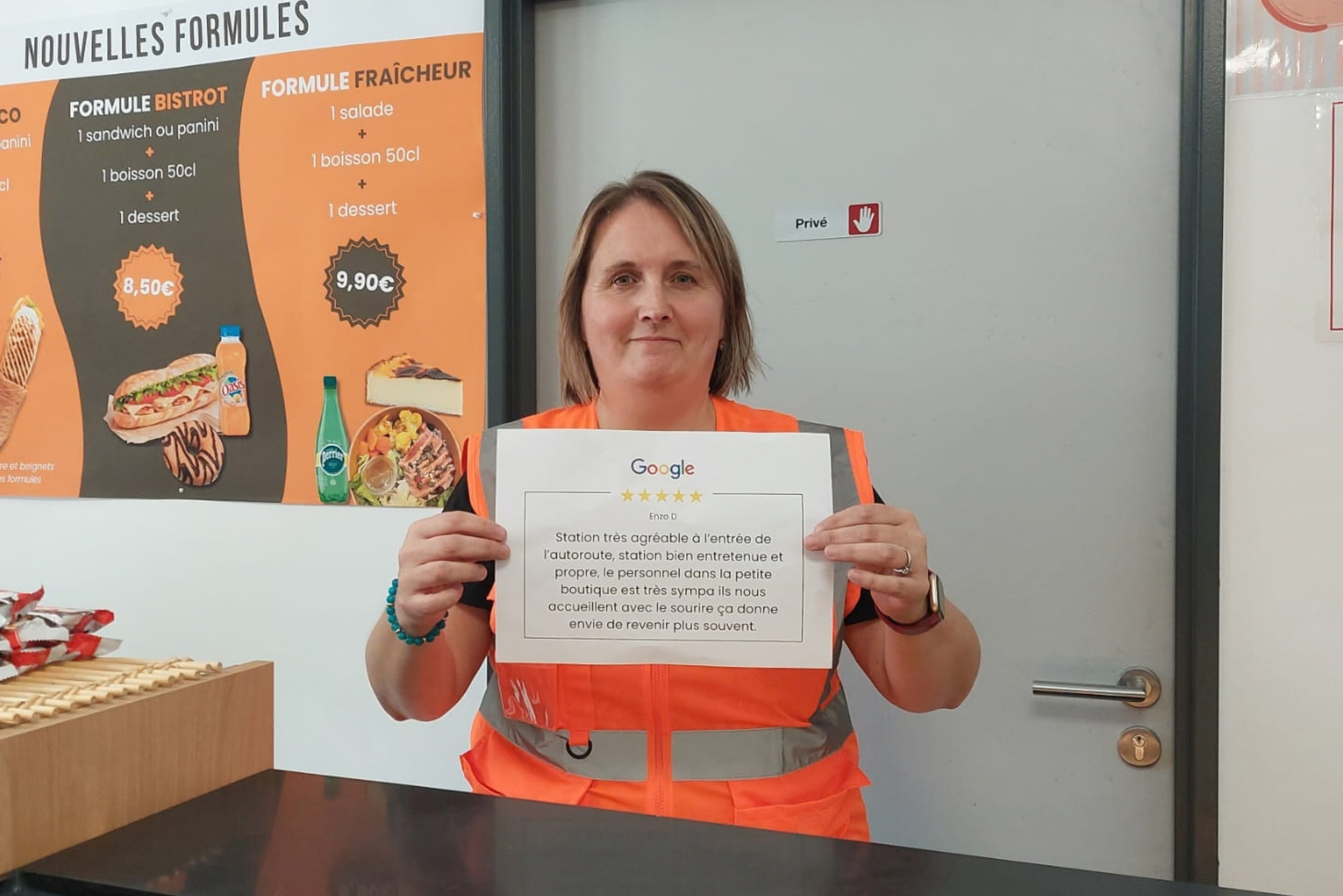 Équipe restaurant l'Arena service continu Toulouse Eurocentre Castelnau-d'Estrétefonds